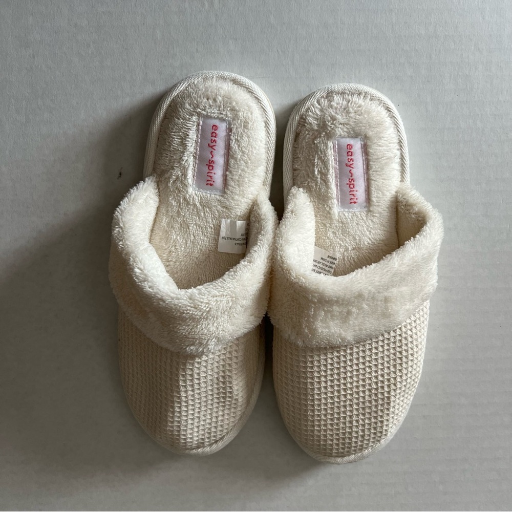 Easy Spirit women’s slippers
